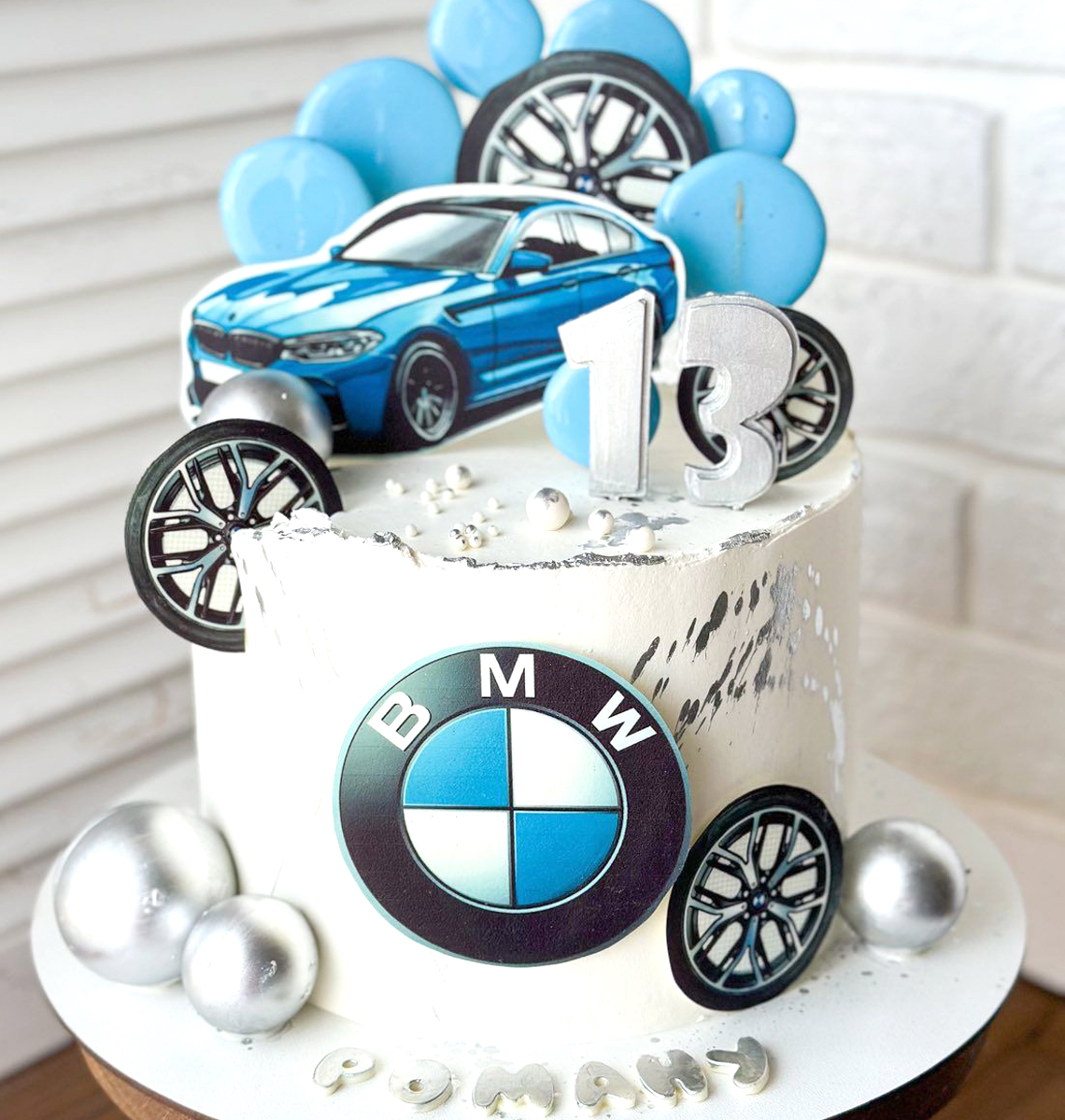 Торт с машиной BMW
