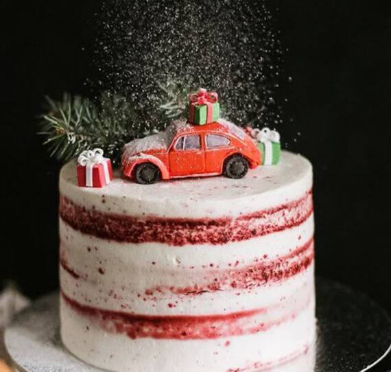 Торт новогодний открытый с машинкой