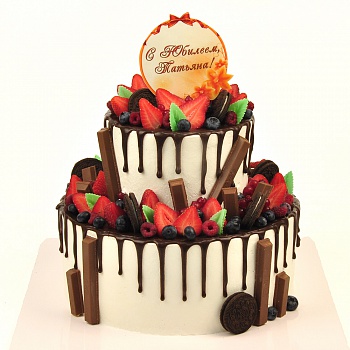  Юбилейный торт с ягодами 270