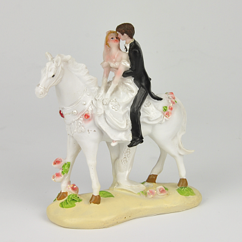  Фигурка свадебная "Пара на белом коне" 13см