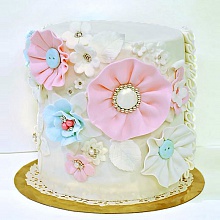Торт весенний с цветами