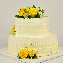 Торт свадебный с желтыми розами