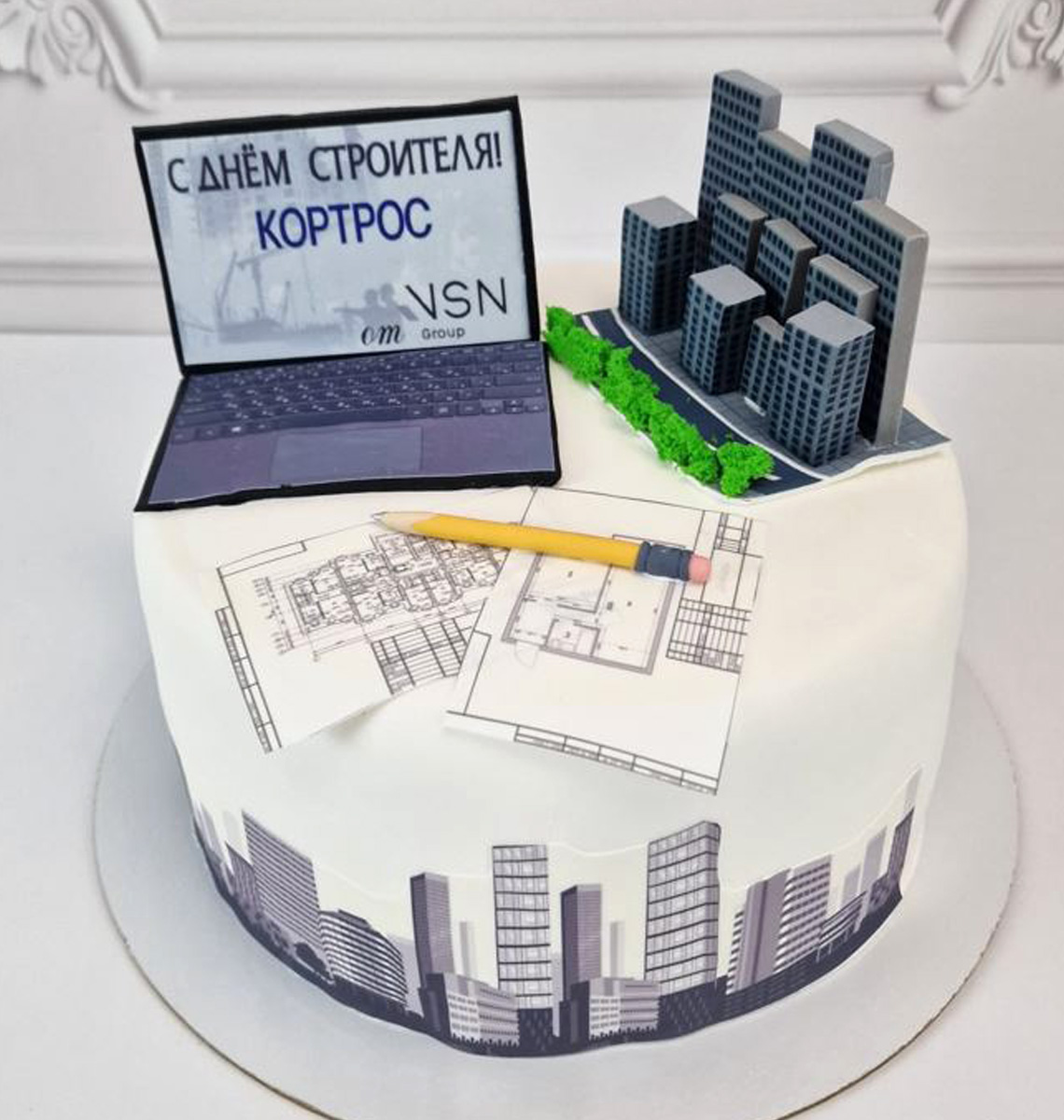 Торт корпоративный с ноутбуком