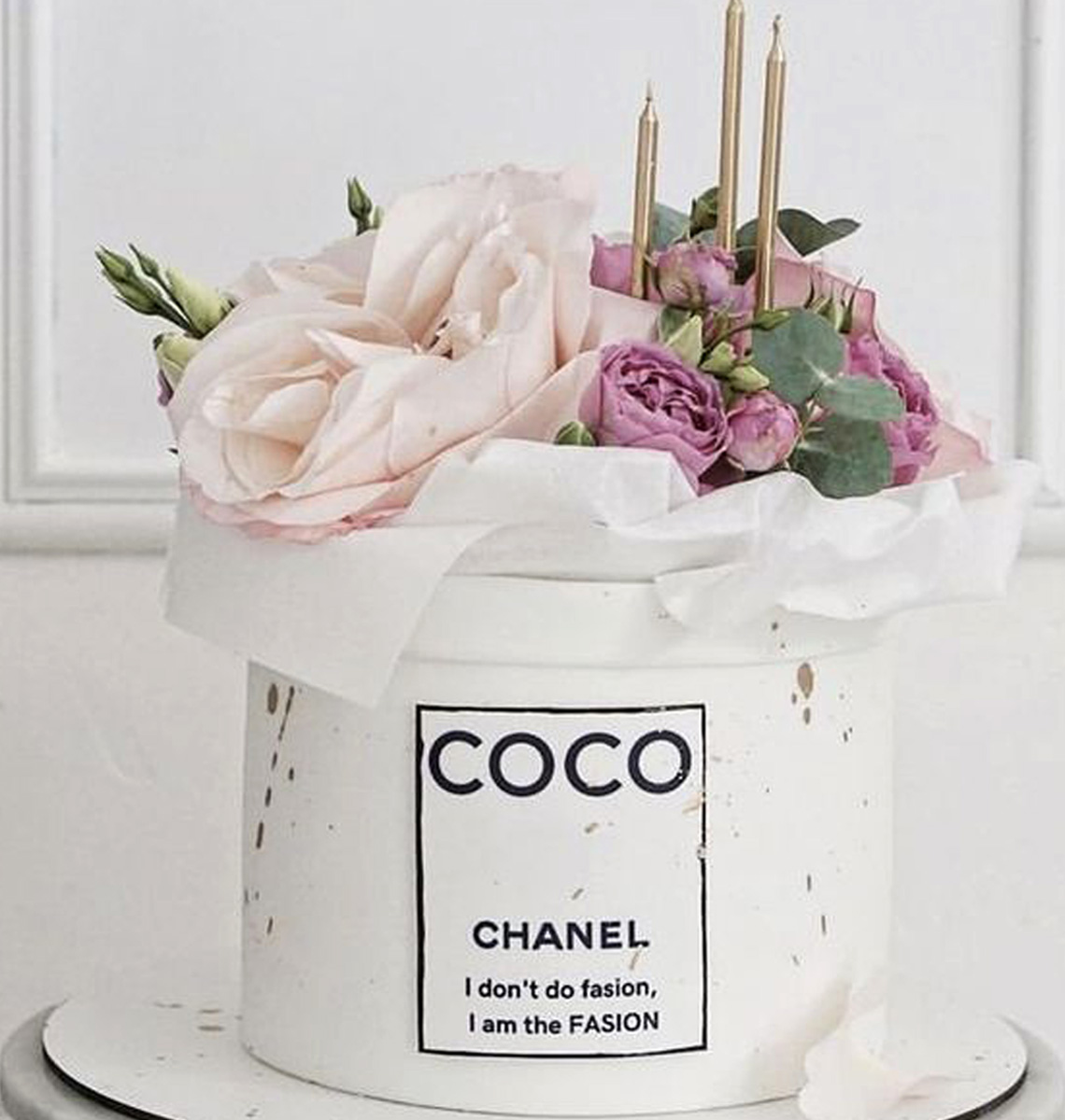 Торт коробочка с цветами Cосо Chanel